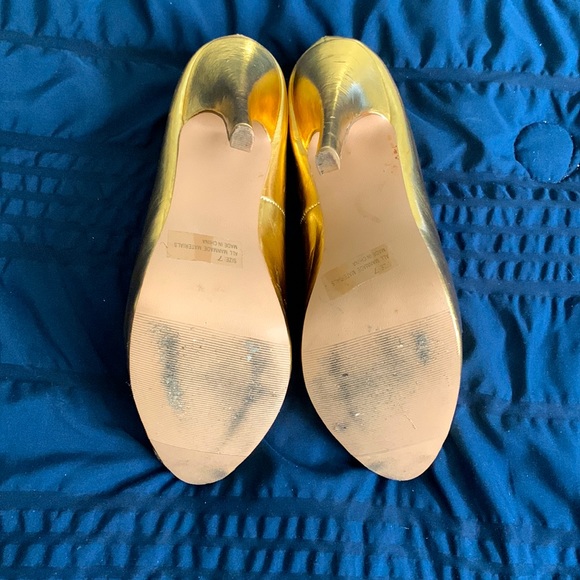 Quipid platform pumps gold size 7 - Picture 3 of 4